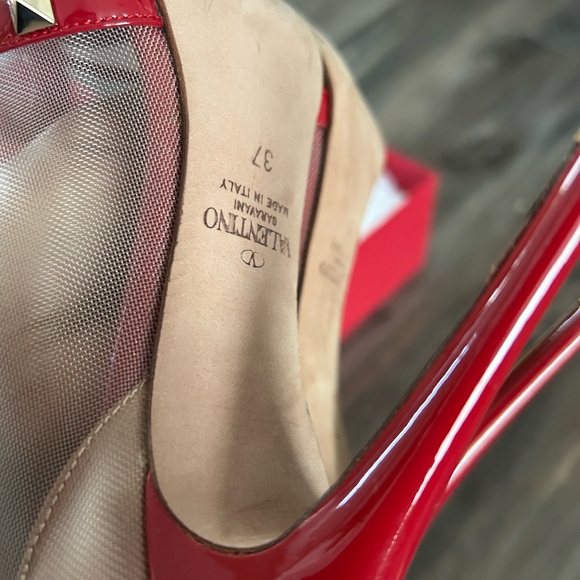Valentino Garavani Rockstud Alcove Pump, Red - Picture 6 of 9
